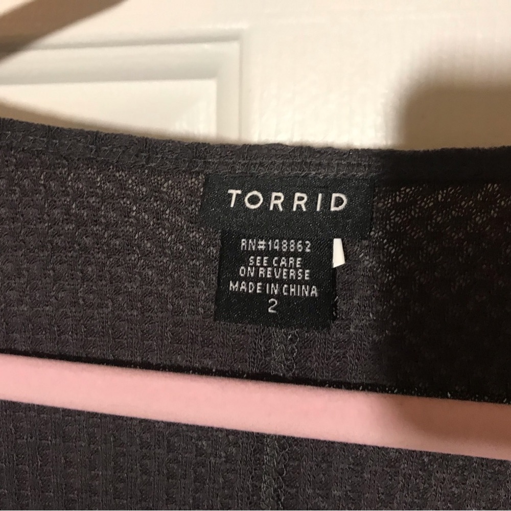 Torrid Skull Thermal Long Sleeve Shirt Size 2 Plus Studded - Picture 4 of 5